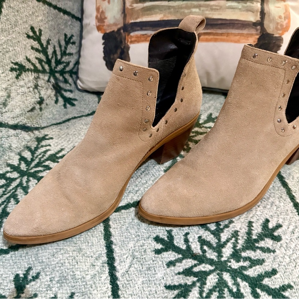 EUC Rebecca Minkoff Studded Tan Ankle Booties - Picture 2 of 9